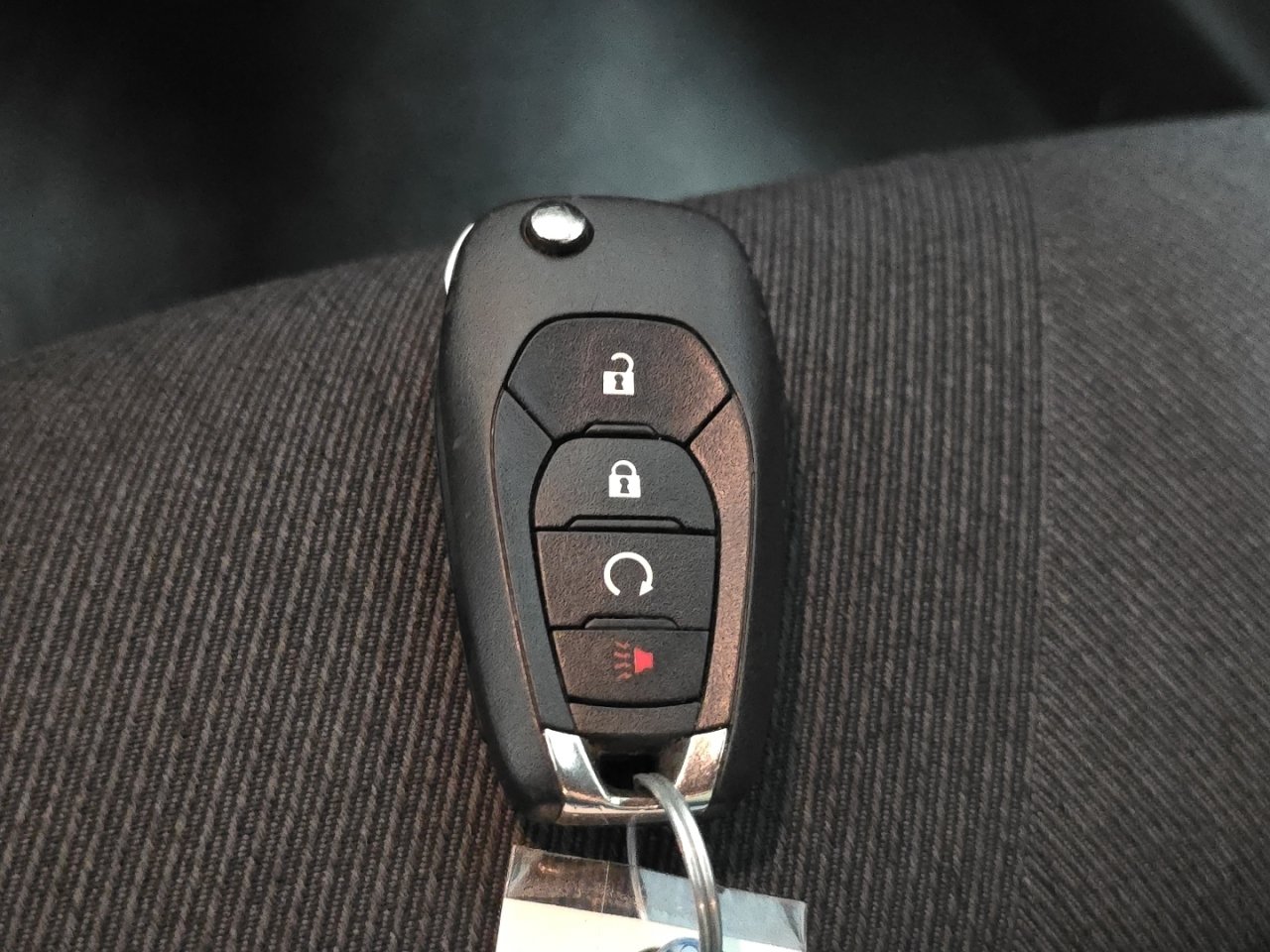 Used 2024 Chevrolet Trax RS FWD image 31