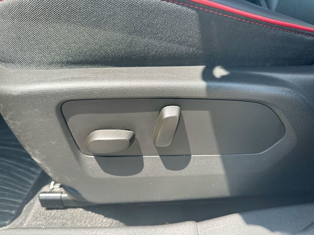 Used 2023 Buick Envision Essence w/ Sport Touring Package image 41