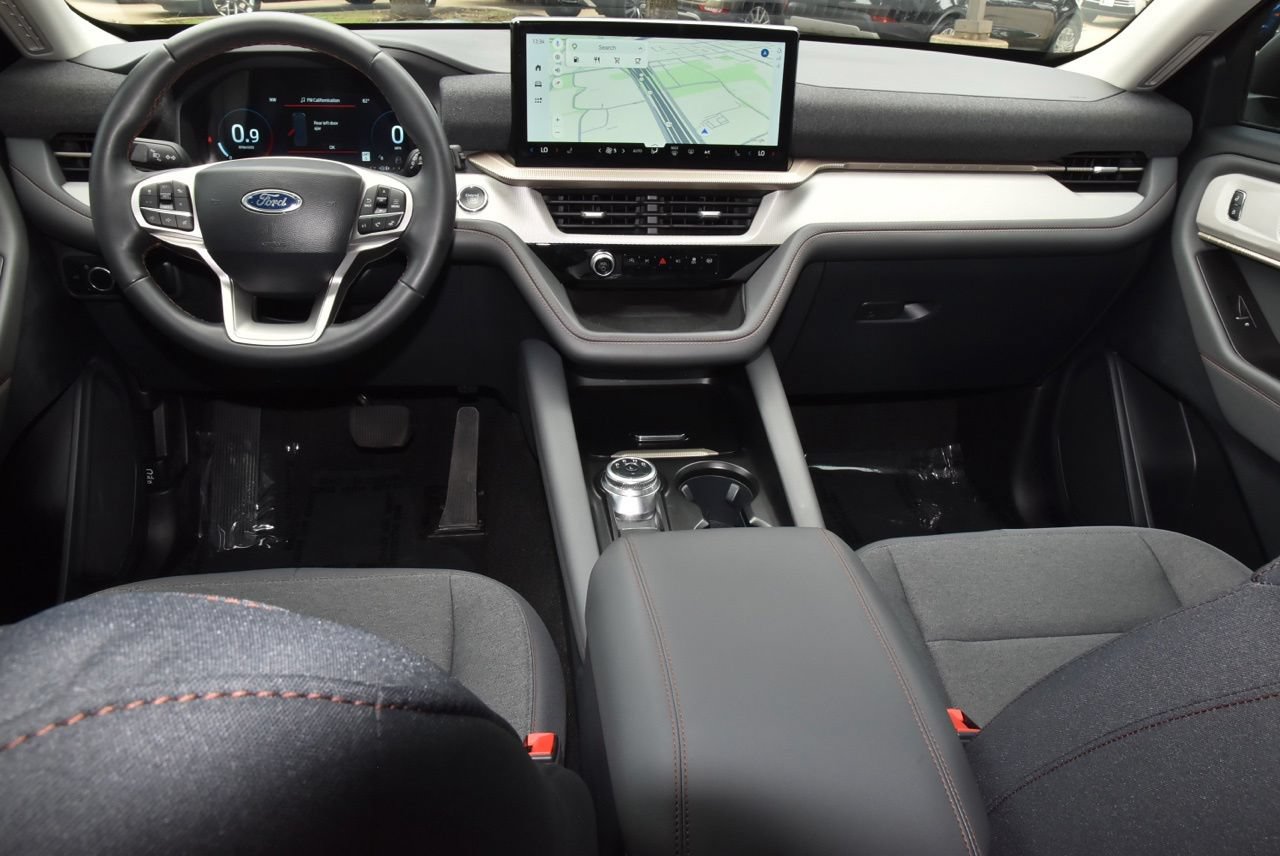 Certified 2025 Ford Explorer Active RWD image 17