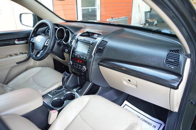 Used 2013 Kia Sorento EX w/ Premium Plus Pkg image 17