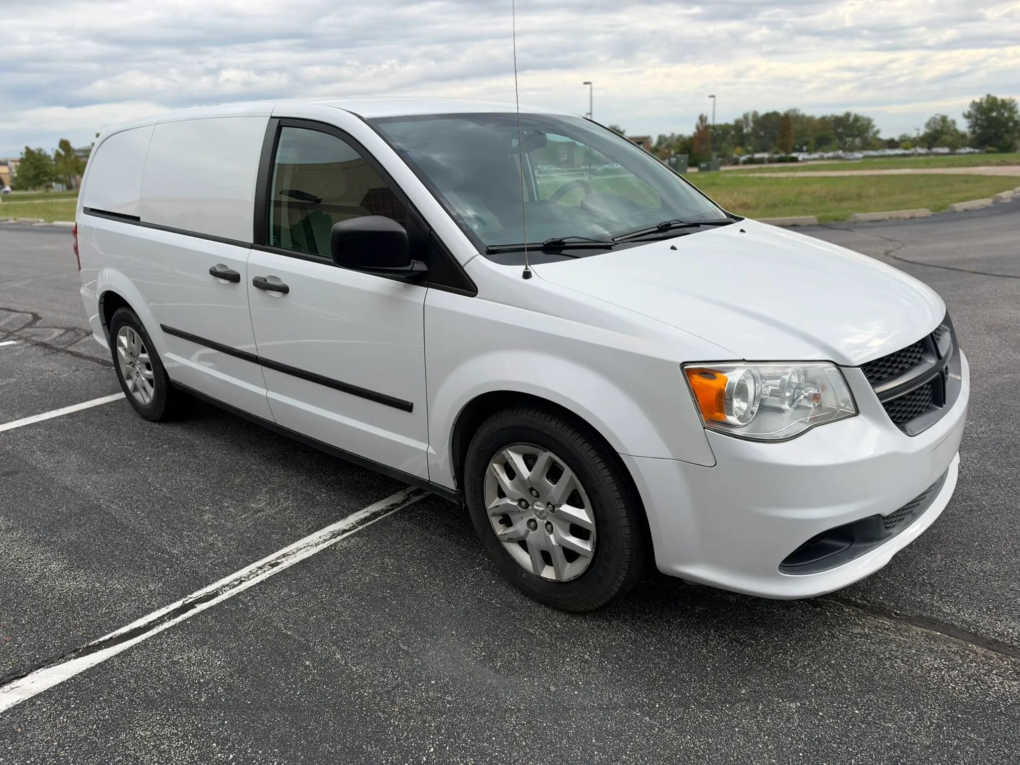 Used 2015 RAM C/V Tradesman FWD image 7