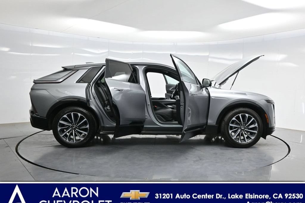 Used 2024 Cadillac Lyriq Sport RWD image 3