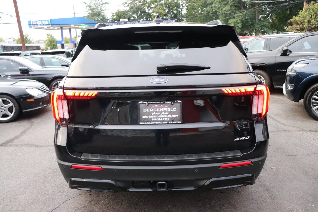 Used 2025 Ford Explorer ST-Line image 4