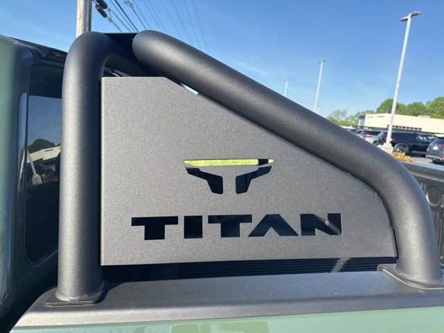 Used 2024 Nissan Titan SV w/ SV Bronze Edition Package image 11