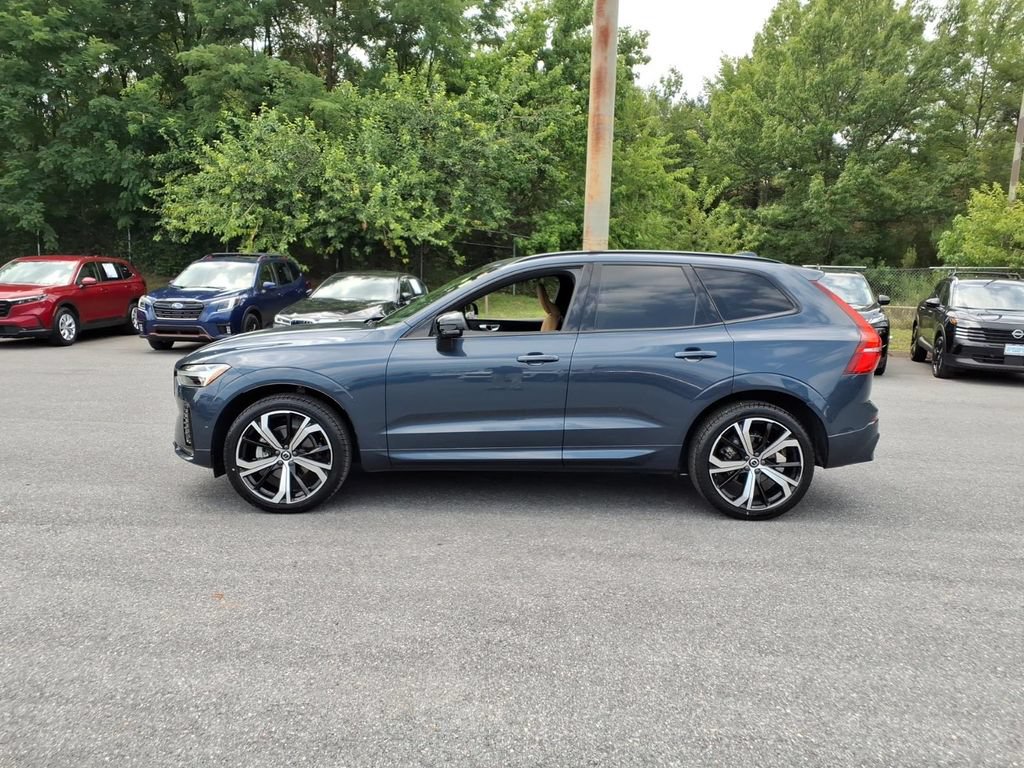 Used 2024 Volvo XC60 B5 Ultimate w/ Protection Package Premier AWD/4WD image 6