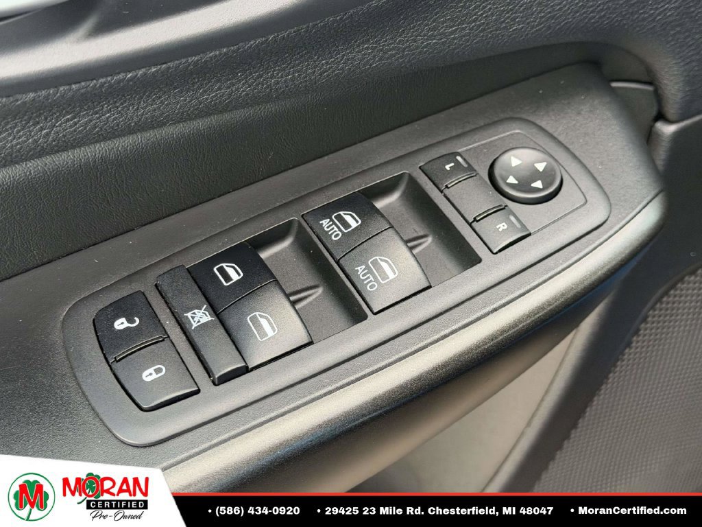 Used 2019 Jeep Cherokee Trailhawk w/ Cold Weather Group AWD/4WD image 15