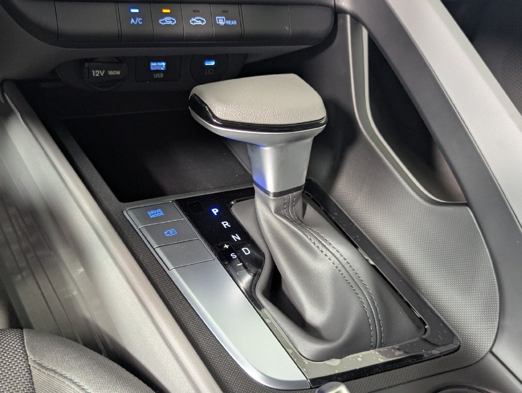 Certified 2026 Hyundai Elantra SE FWD image 23