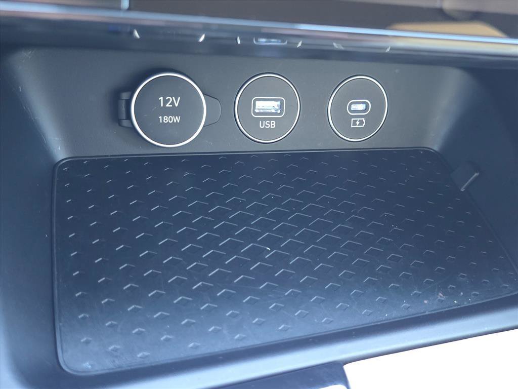 Used 2026 Genesis G70 2.5T RWD image 17