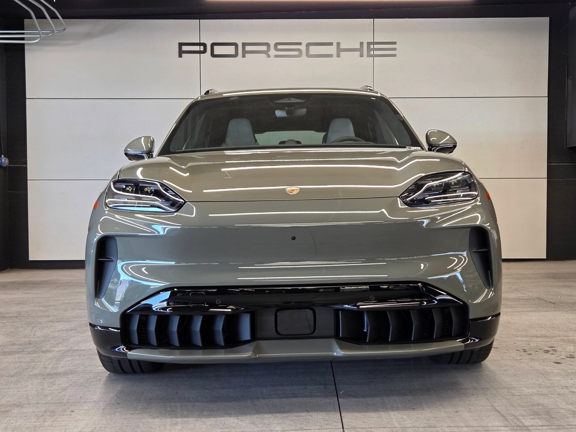 New 2026 Porsche Cayenne Electric AWD/4WD image 28