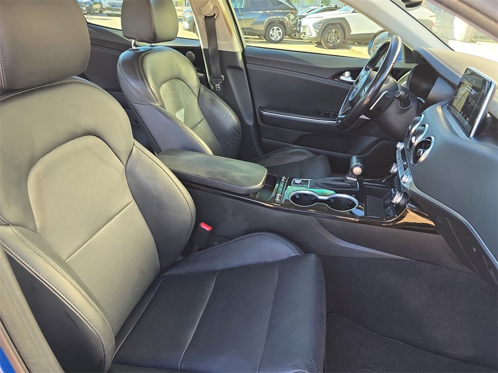 Used 2019 Kia Stinger w/ Sun & Sound Package image 10