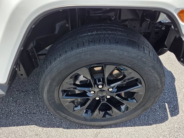 Used 2022 Jeep Wrangler Unlimited Sahara AWD/4WD image 11