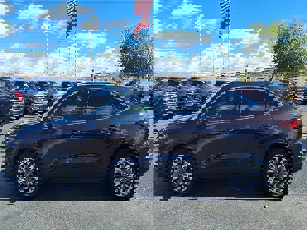 Certified 2023 Ford Escape Platinum w/ Class II Trailer Tow Package image 7