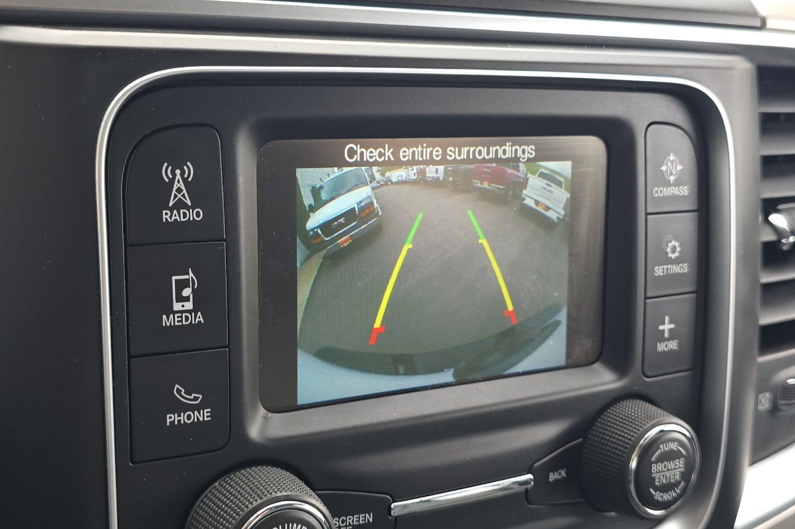 Used 2018 RAM 1500 Classic SLT AWD/4WD image 18