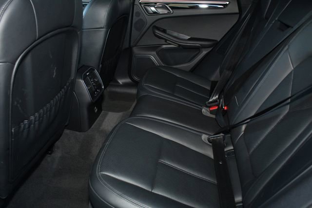 Certified 2023 Porsche Macan image 25