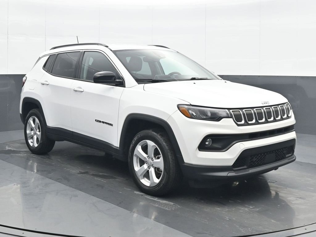 Used 2022 Jeep Compass Latitude image 9