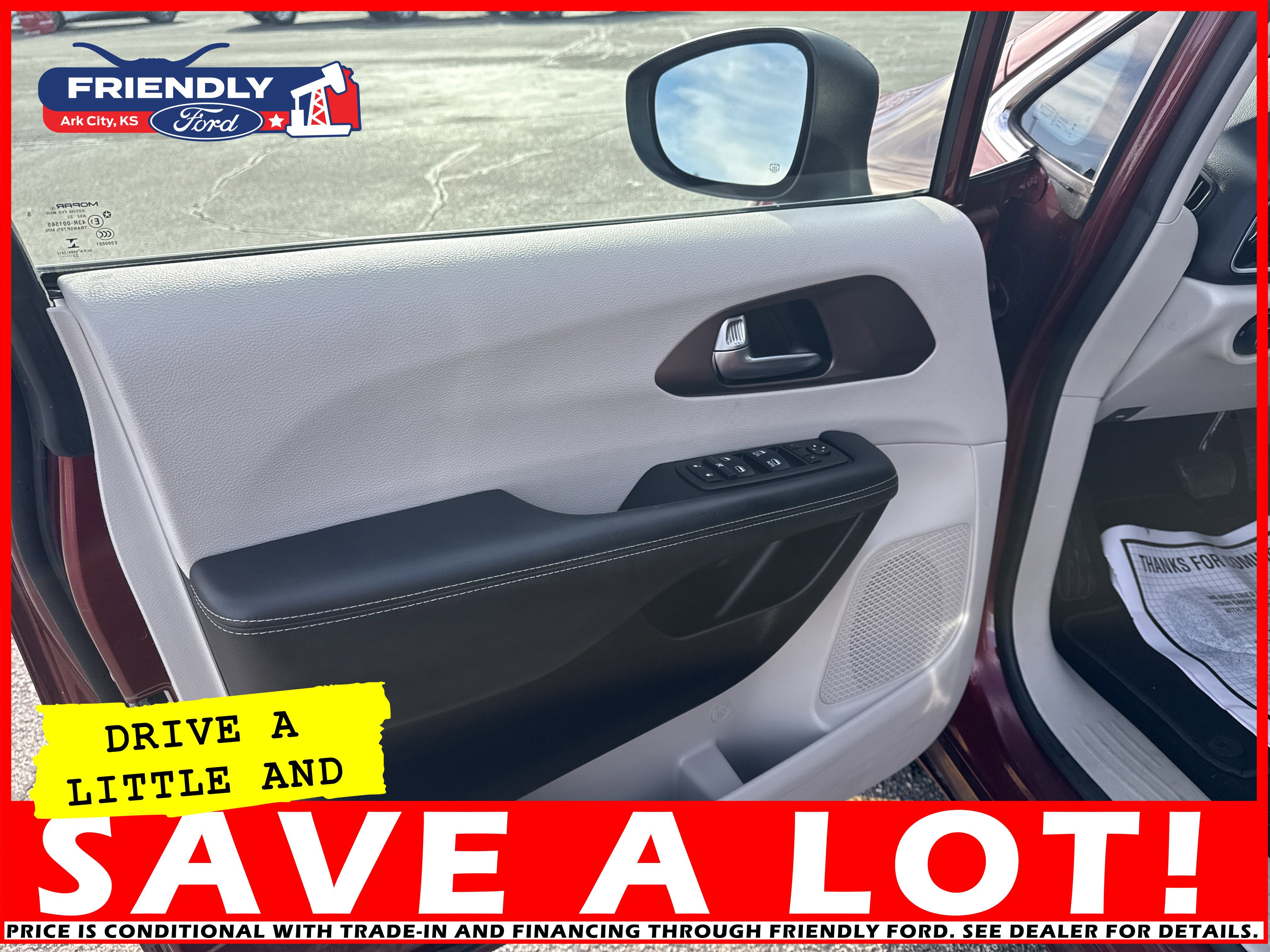 Used 2023 Chrysler Voyager LX image 11