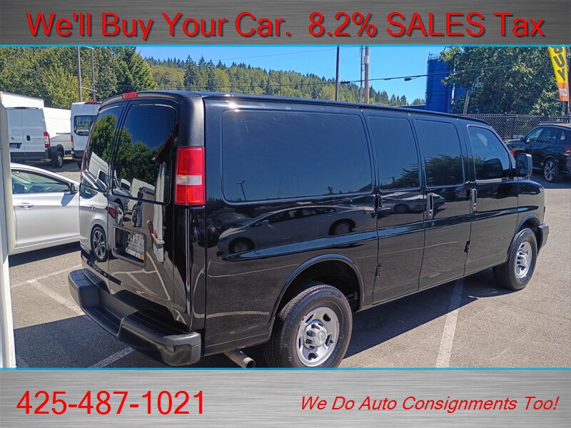 Used 2018 Chevrolet Express 2500 w/ Driver Convenience Package RWD image 6