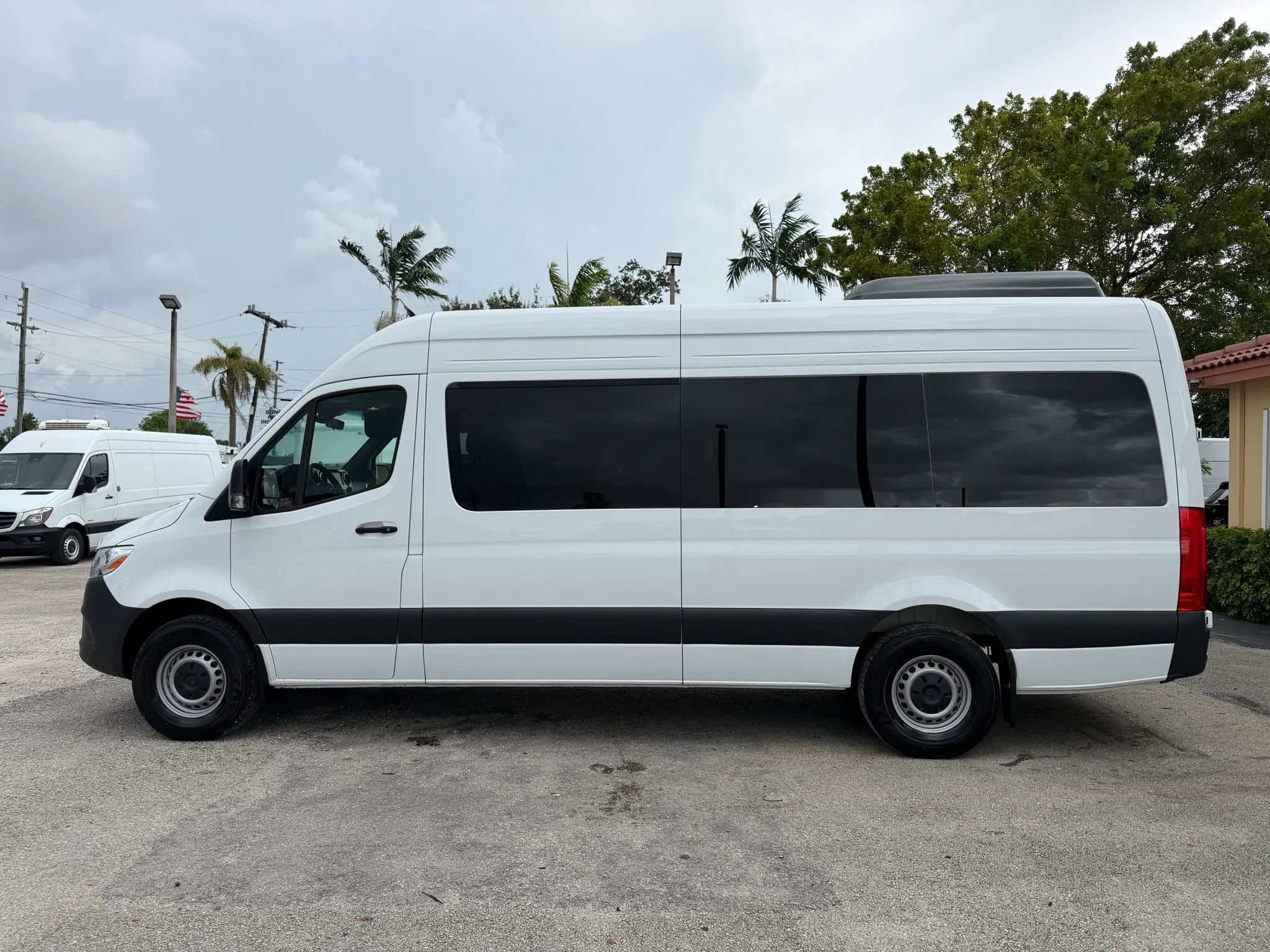 Used 2025 Mercedes-Benz Sprinter 2500 image 3