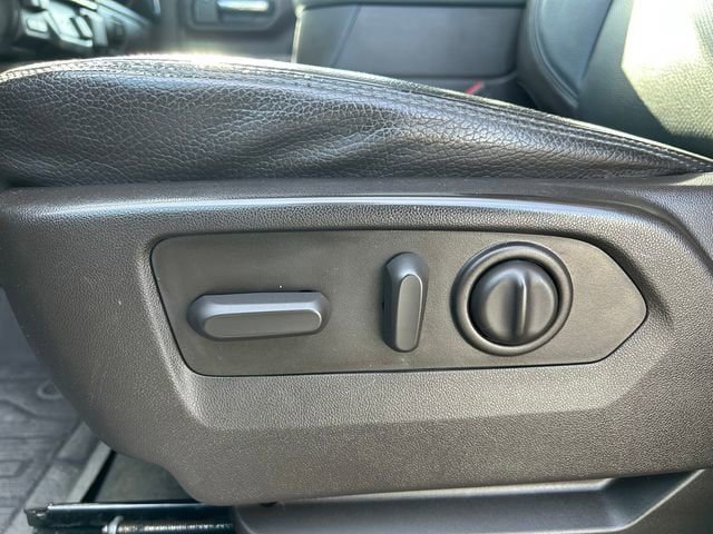 Used 2022 GMC Sierra 3500 Denali w/ Denali Ultimate Package AWD/4WD image 21