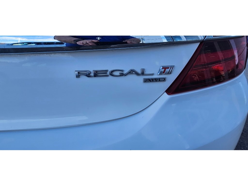 Used 2017 Buick Regal AWD image 32