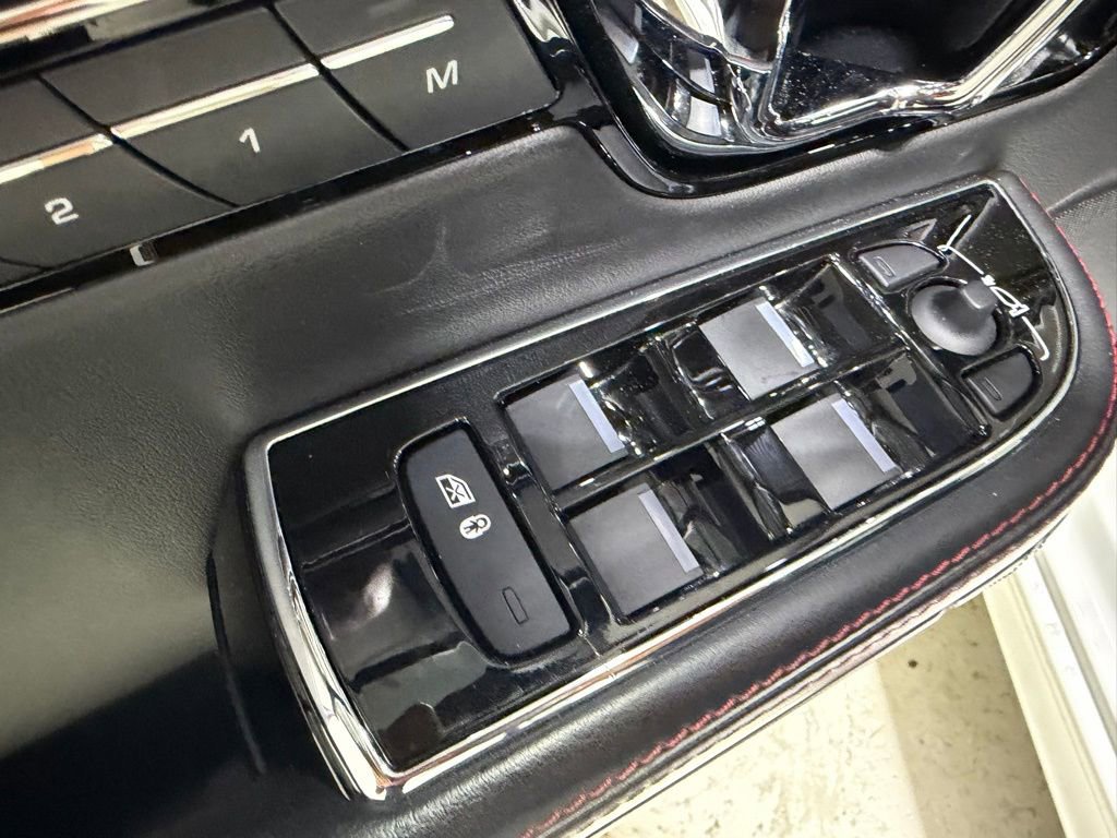 Used 2016 Jaguar XJ RWD image 28