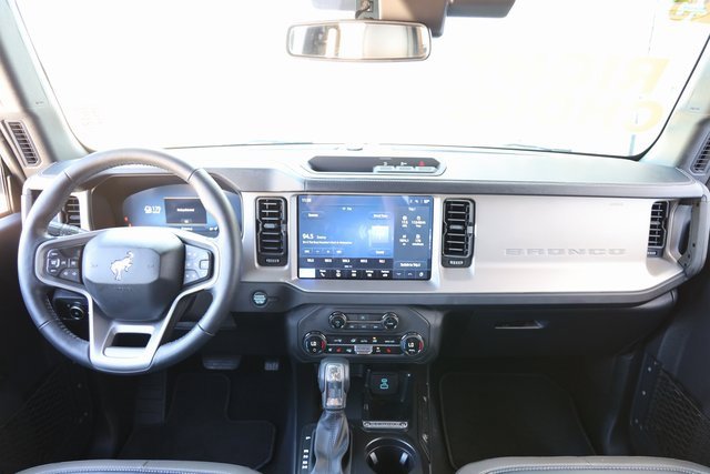 Used 2025 Ford Bronco Outer Banks image 11