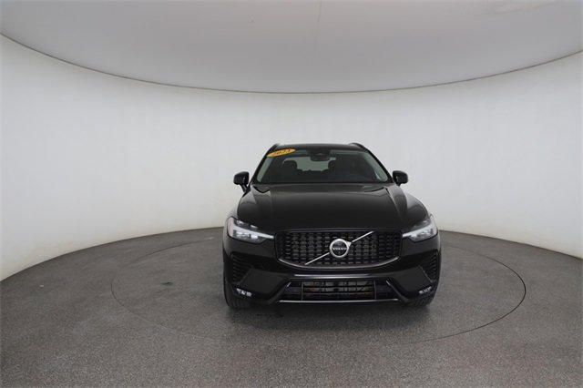 Used 2023 Volvo XC60 B5 Plus image 31