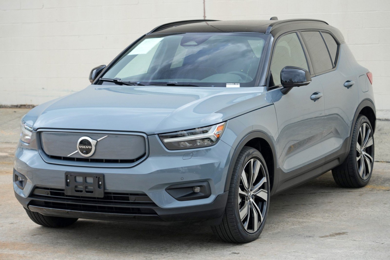 Used 2021 Volvo XC40 P8 Recharge w/ Advanced Package AWD/4WD image 46