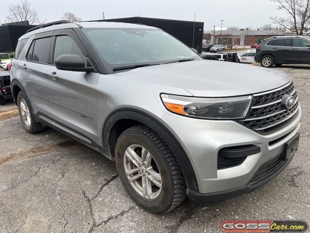 Used 2020 Ford Explorer XLT image 2