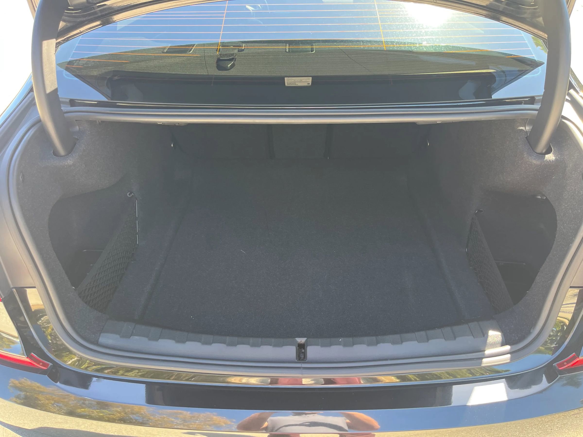 Used 2020 BMW 330i Sedan w/ M Sport Package image 9