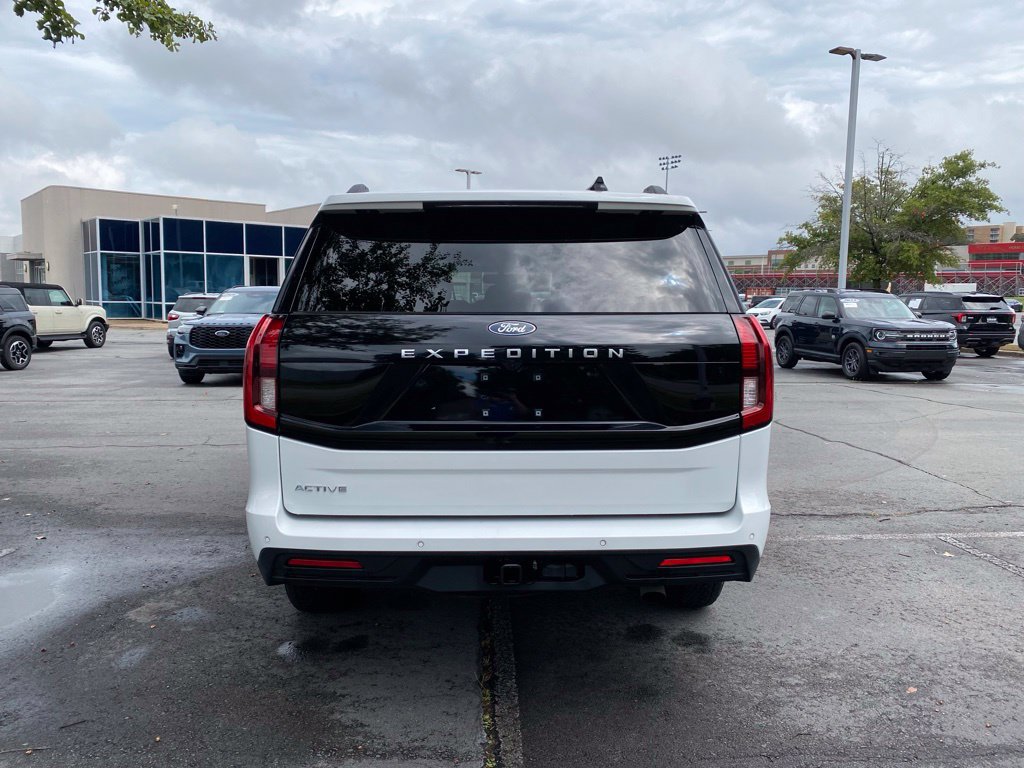 Certified 2025 Ford Expedition Active AWD/4WD image 6