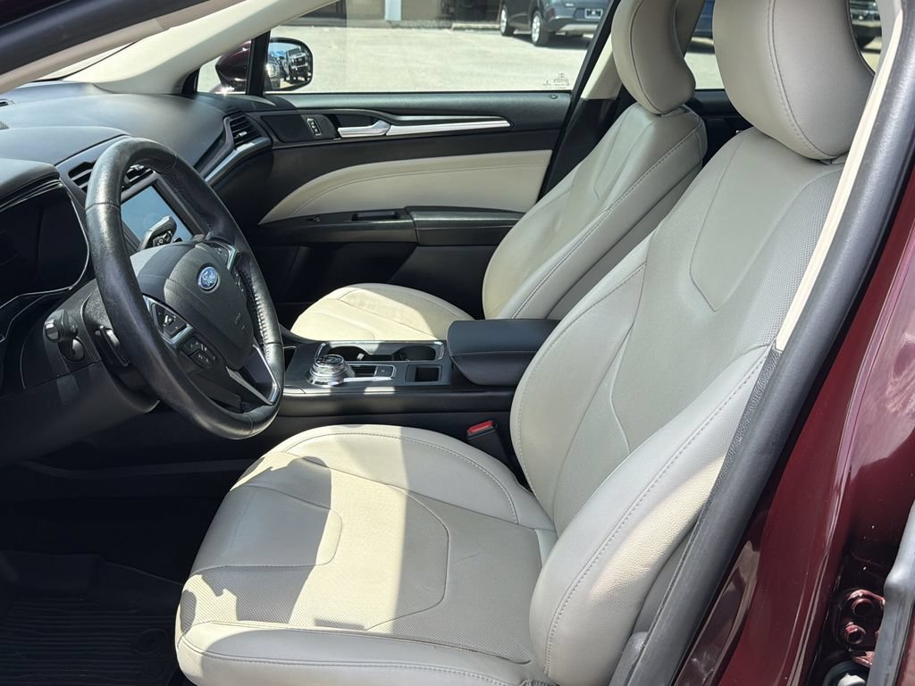 Used 2018 Ford Fusion Titanium FWD image 14