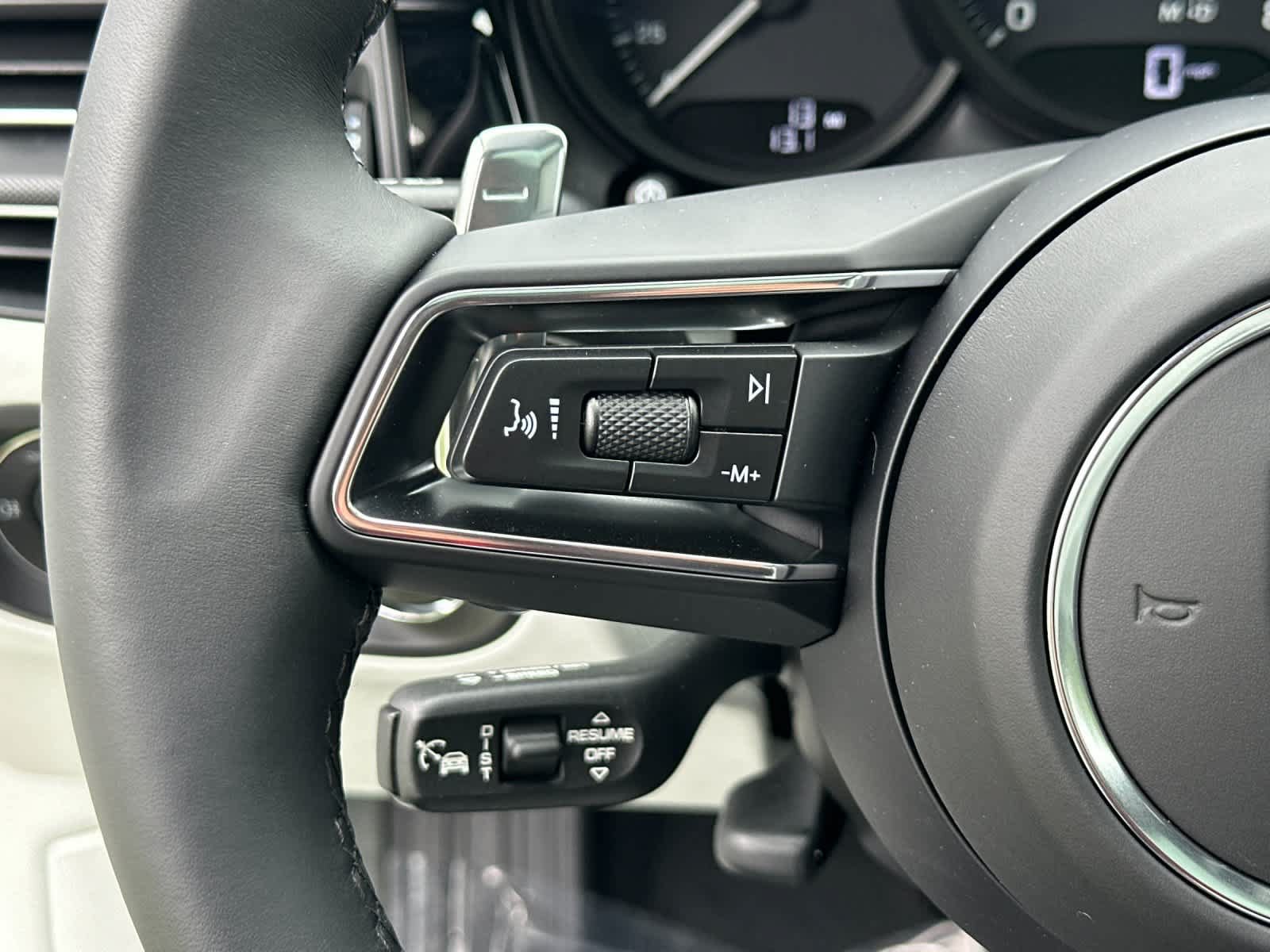 New 2026 Porsche Macan AWD/4WD image 27