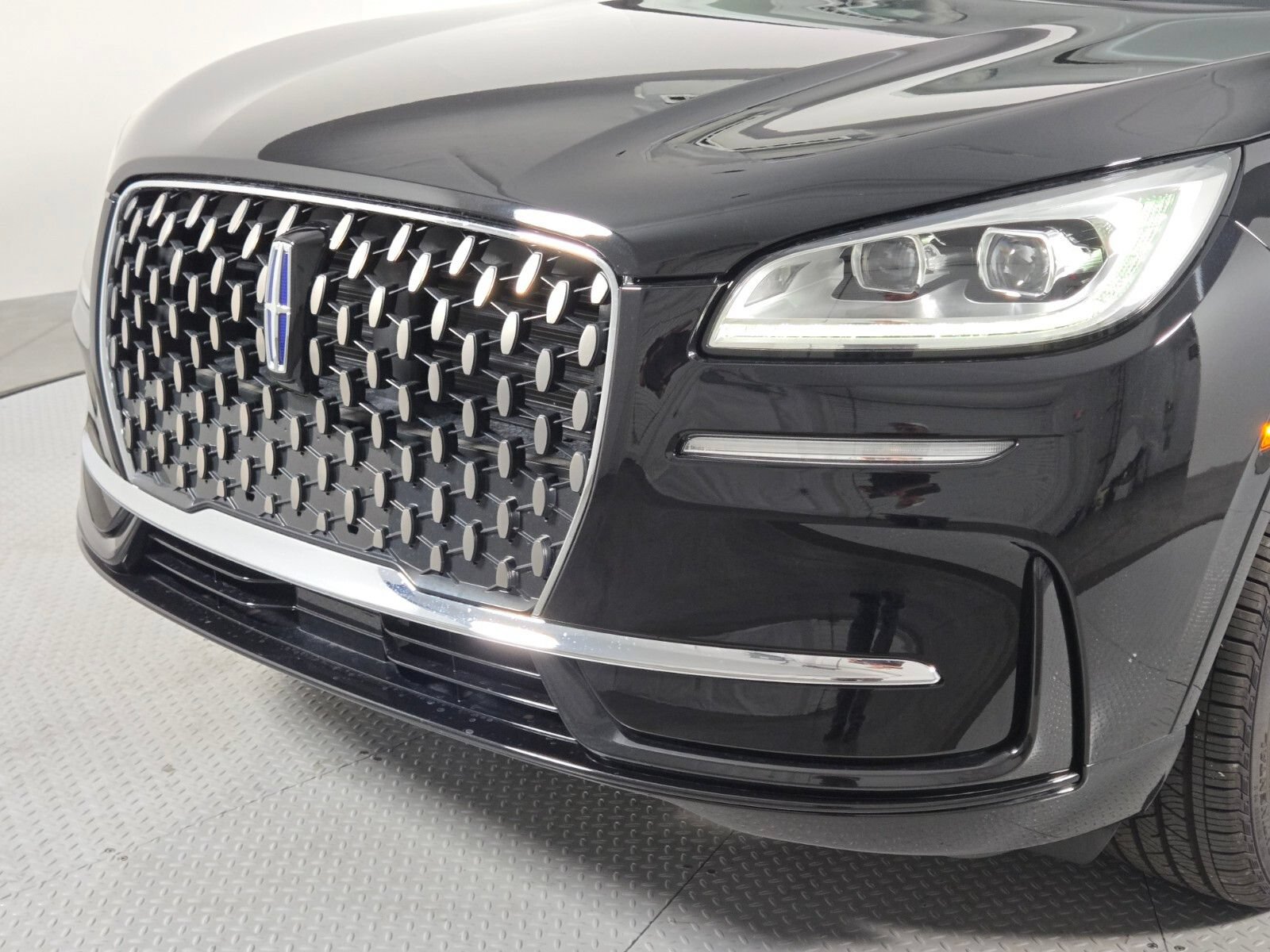 New 2025 Lincoln Corsair Grand Touring w/ Rear Removable Package Tray AWD/4WD image 10