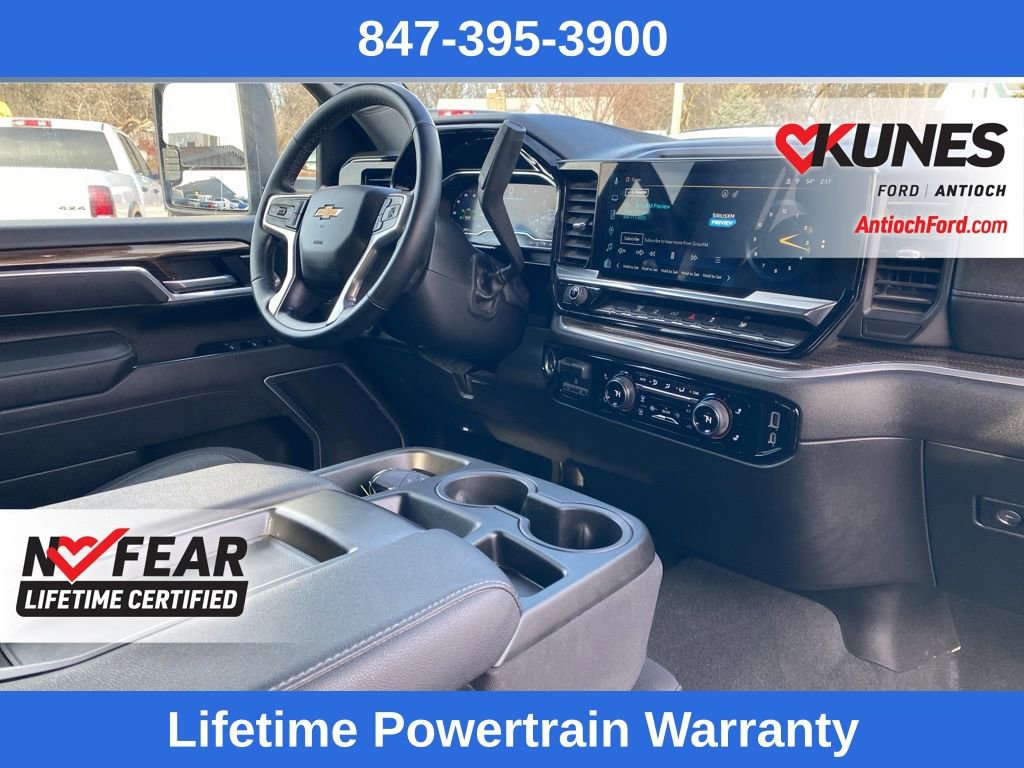 Used 2025 Chevrolet Silverado 2500 LT w/ Convenience Package AWD/4WD image 5