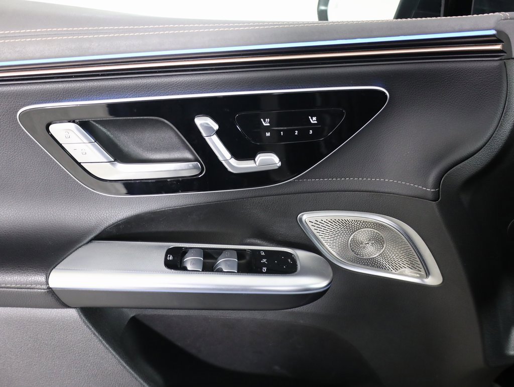 Used 2023 Mercedes-Benz EQE 500 4MATIC SUV w/ Pinnacle Trim Package image 9