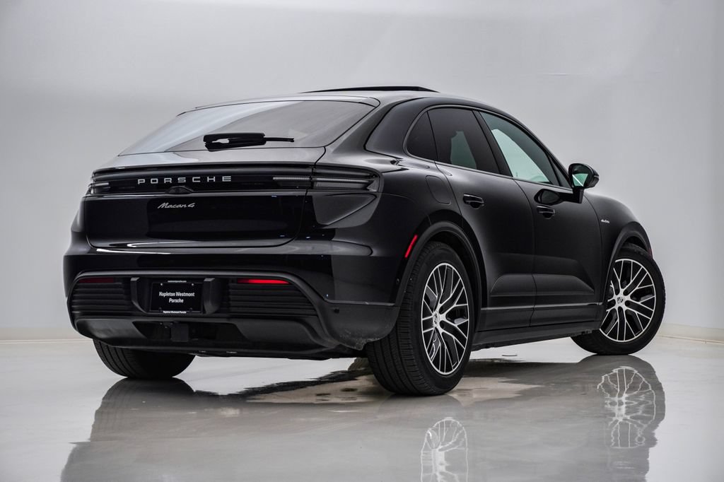 Used 2025 Porsche Macan 4 Electric AWD/4WD image 11