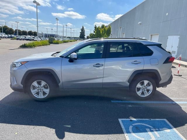 Used 2019 Toyota RAV4 XLE AWD/4WD image 8