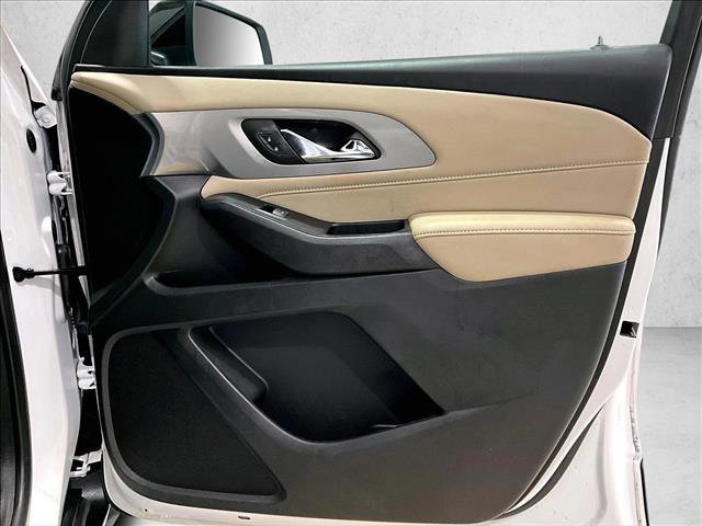 Used 2023 Chevrolet Traverse LS FWD image 19