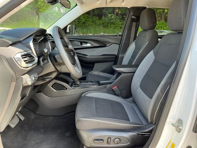 Used 2022 Chevrolet TrailBlazer LT FWD image 3