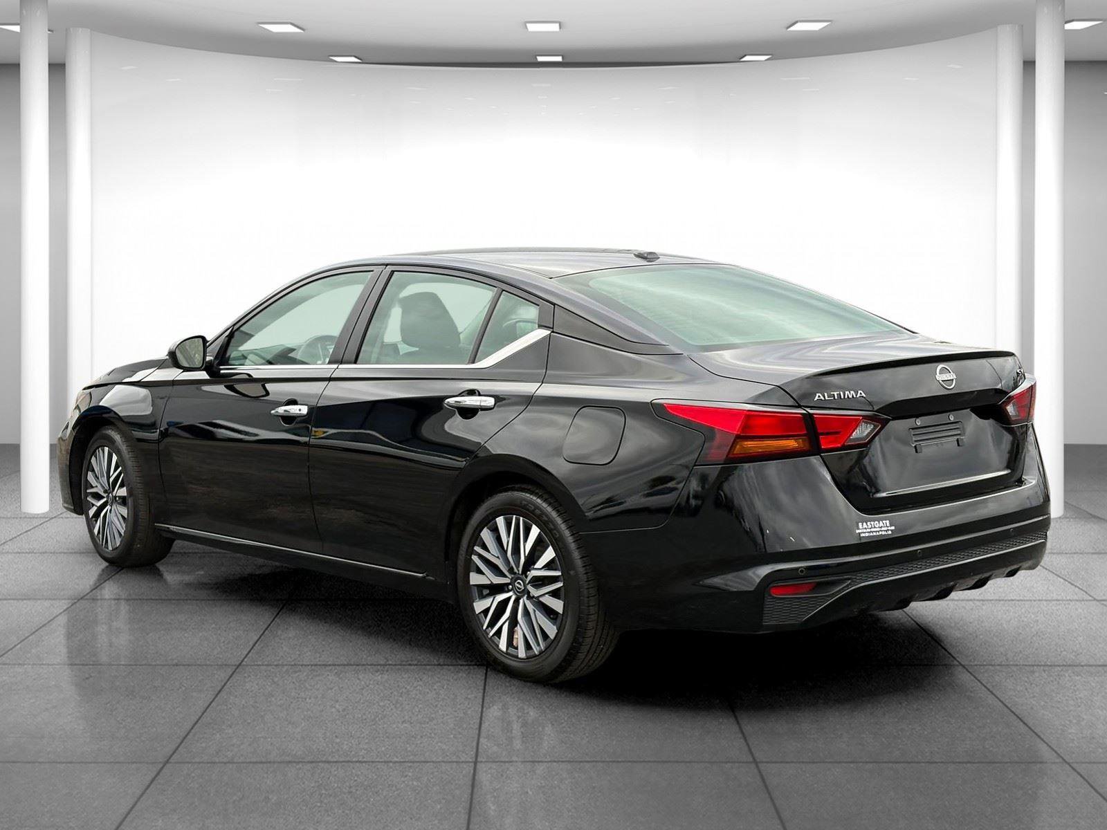 Used 2024 Nissan Altima 2.5 SV image 5