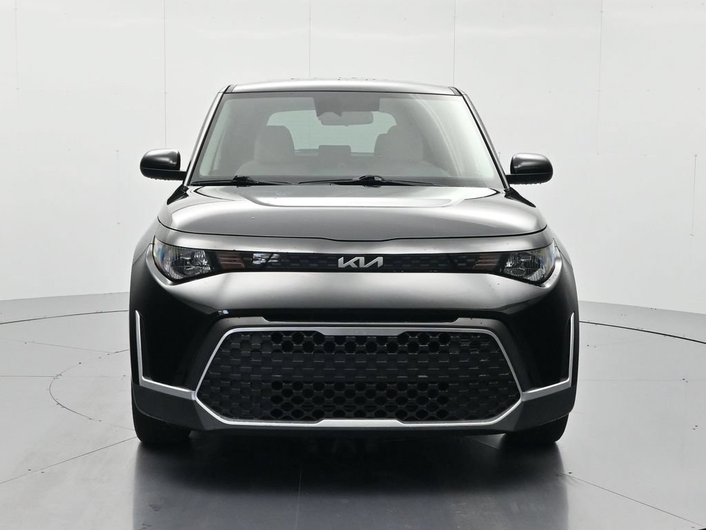 Used 2024 Kia Soul LX FWD image 2