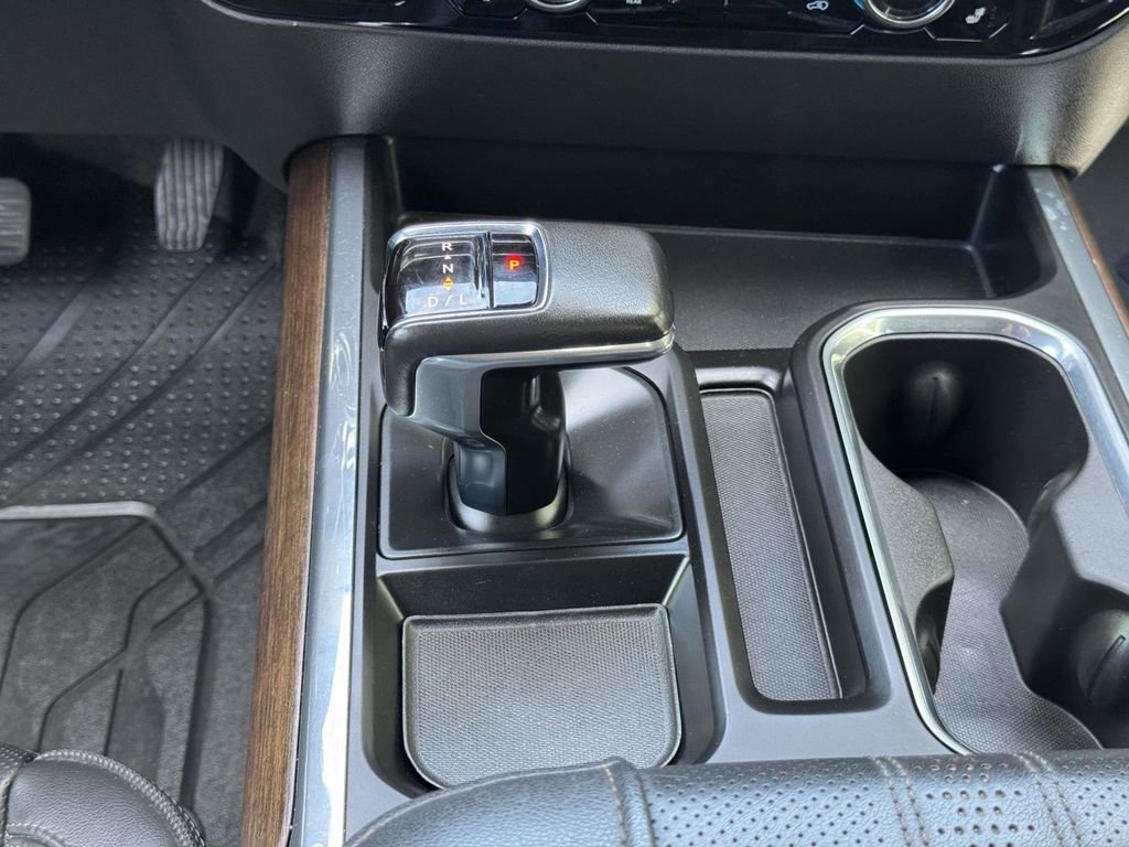 Used 2022 Chevrolet Silverado 1500 High Country w/ High Country Premium Package AWD/4WD image 8