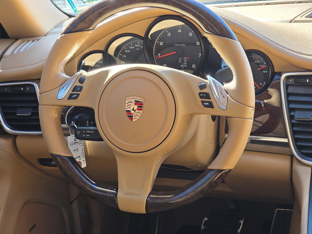 Used 2014 Porsche Panamera 4 image 22