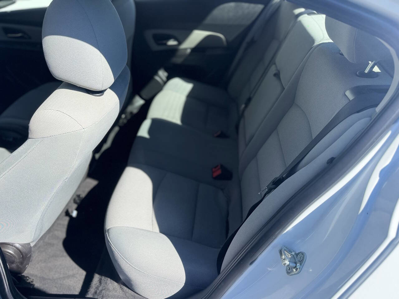 Used 2016 Chevrolet Cruze LT image 10