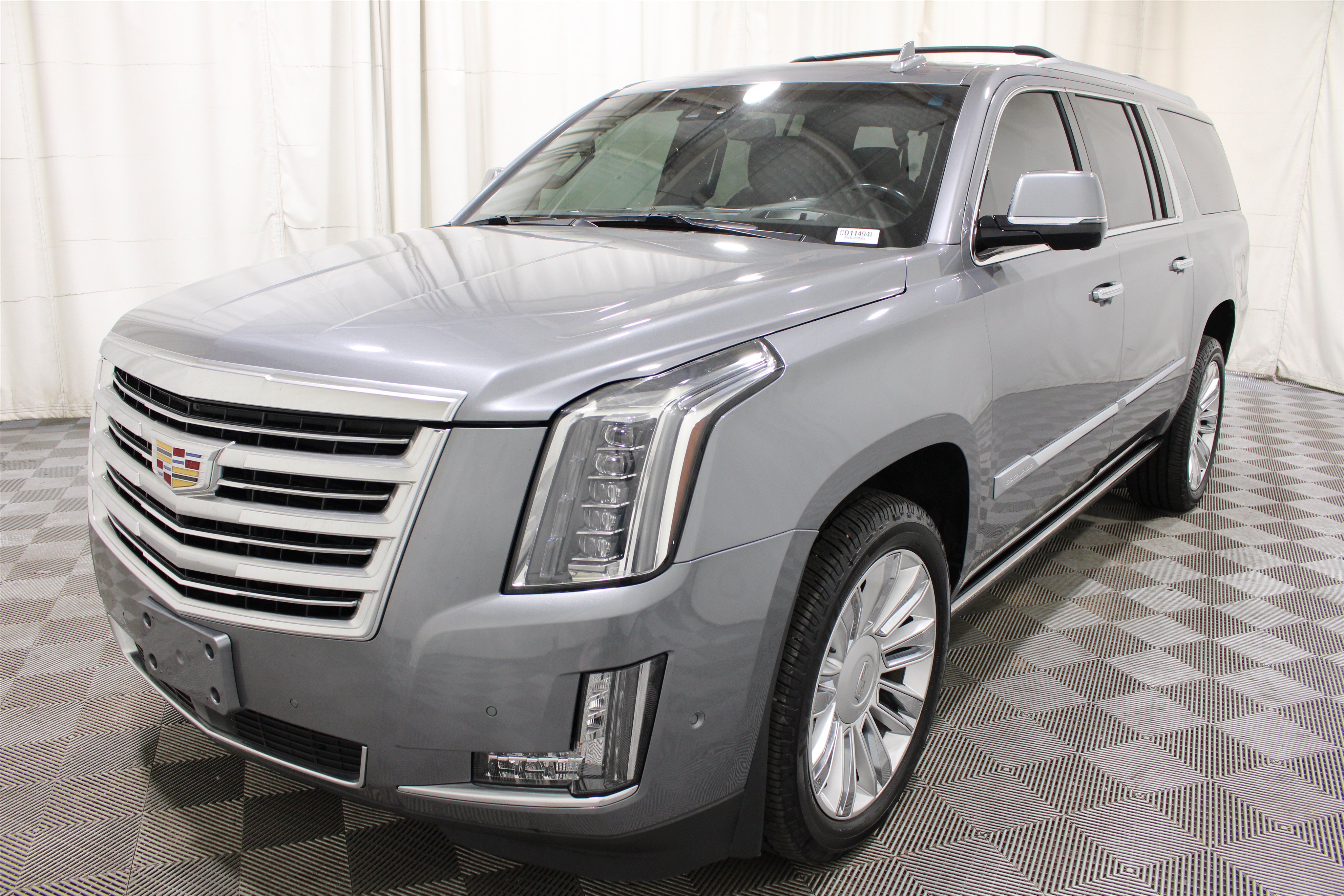 Used 2019 Cadillac Escalade ESV Platinum AWD/4WD image 35