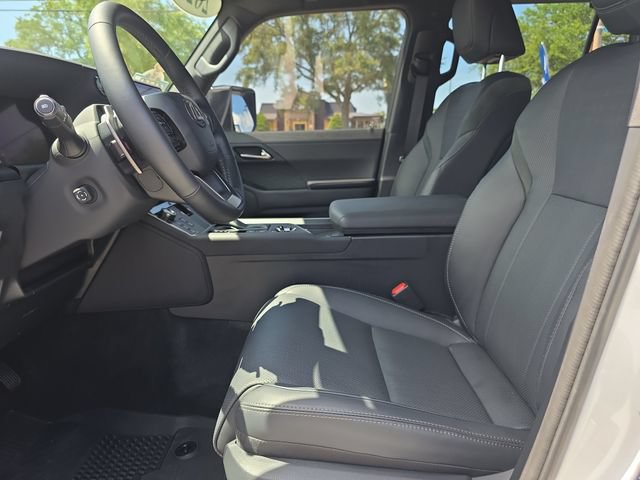 Used 2025 Lexus GX 550 AWD/4WD image 11