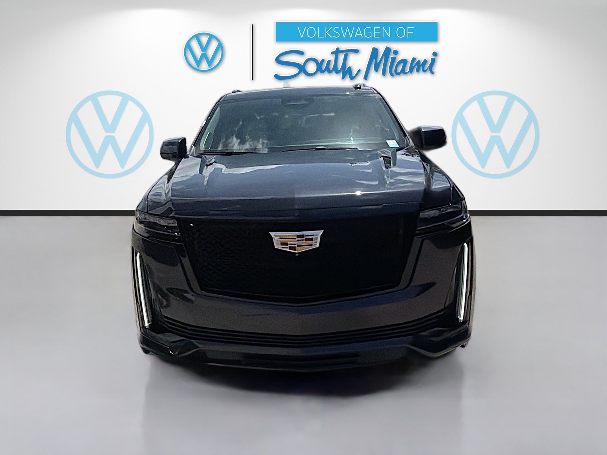 Used 2023 Cadillac Escalade Sport Platinum AWD/4WD image 2