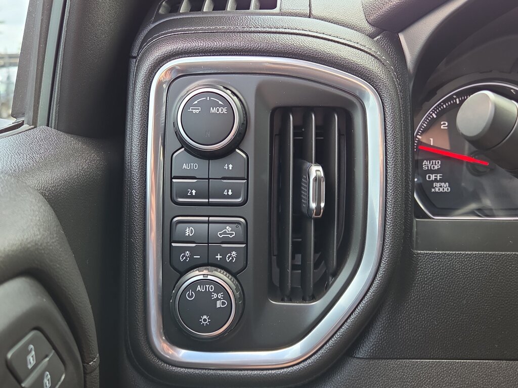 Used 2020 Chevrolet Silverado 1500 LT Trail Boss w/ Convenience Package AWD/4WD image 27