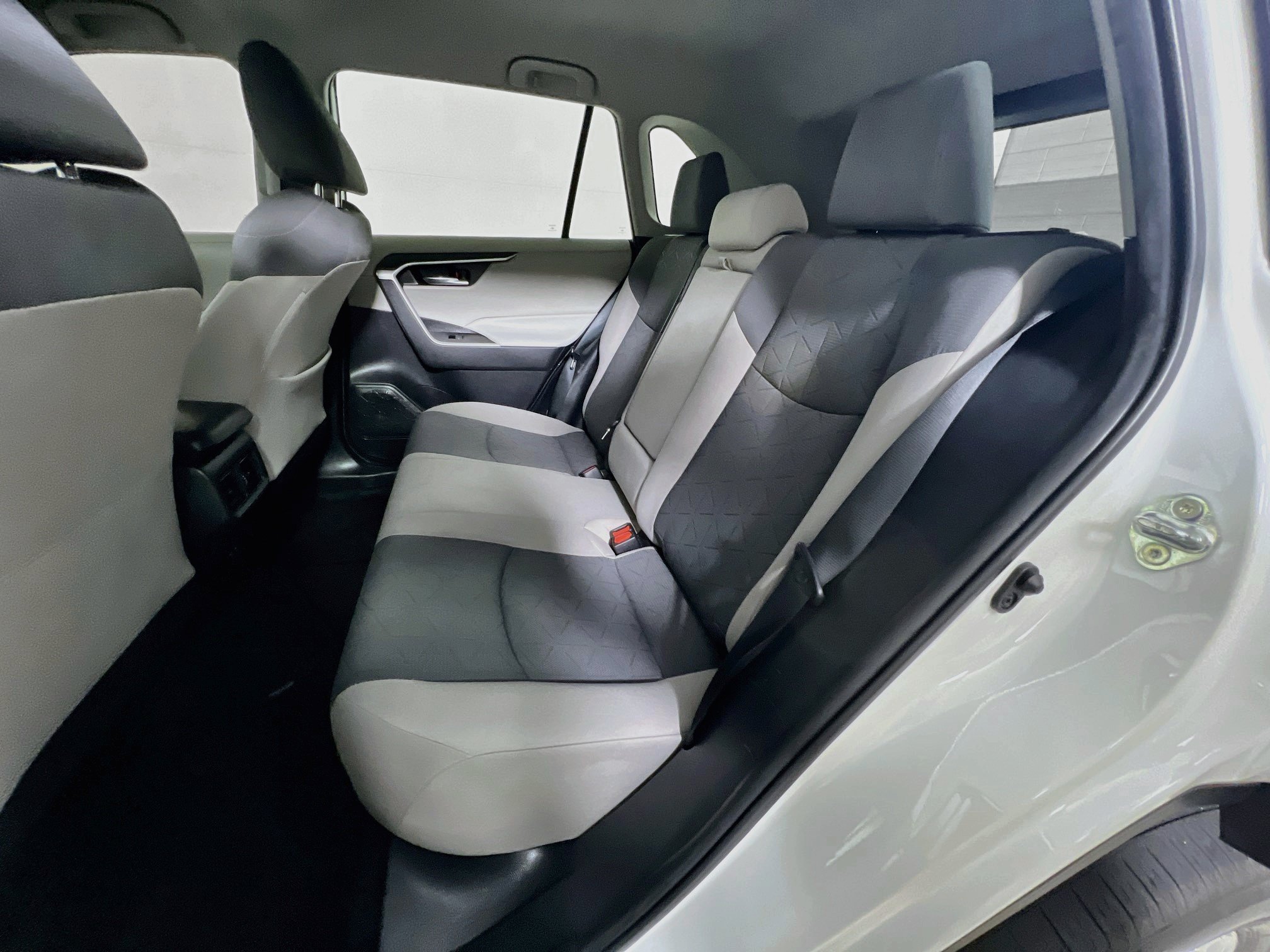 Used 2021 Toyota RAV4 XLE FWD image 29